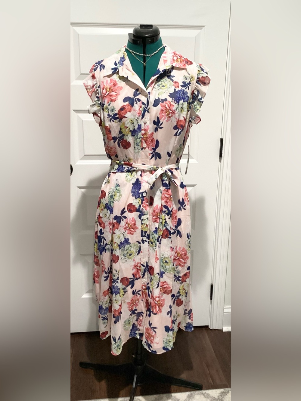 Tahari NWT Pink Floral Sleeveless Day Dress Size 12